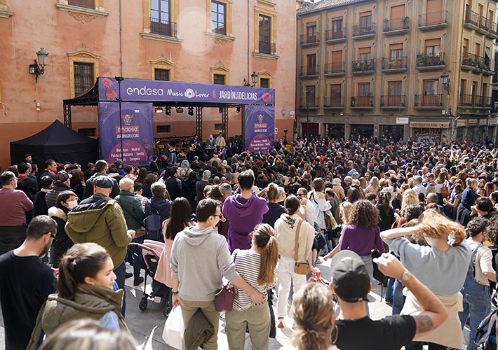 foto noticia Música y baloncesto se unen de la mano de Endesa para celebrar en Badalona una Copa del Rey volcada en el aficionado.